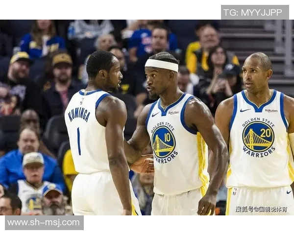 勇士与雷霆精彩对决回放分析赛场亮点与球员表现全景回顾