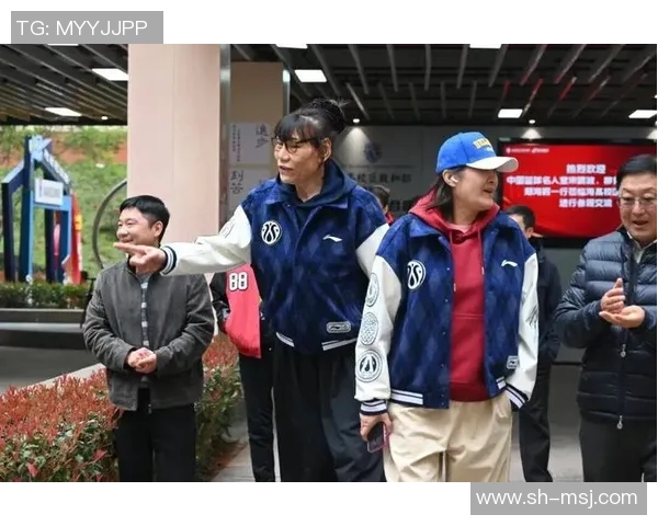 篮球粉丝明星齐聚一堂共同庆祝篮球文化的魅力与热情